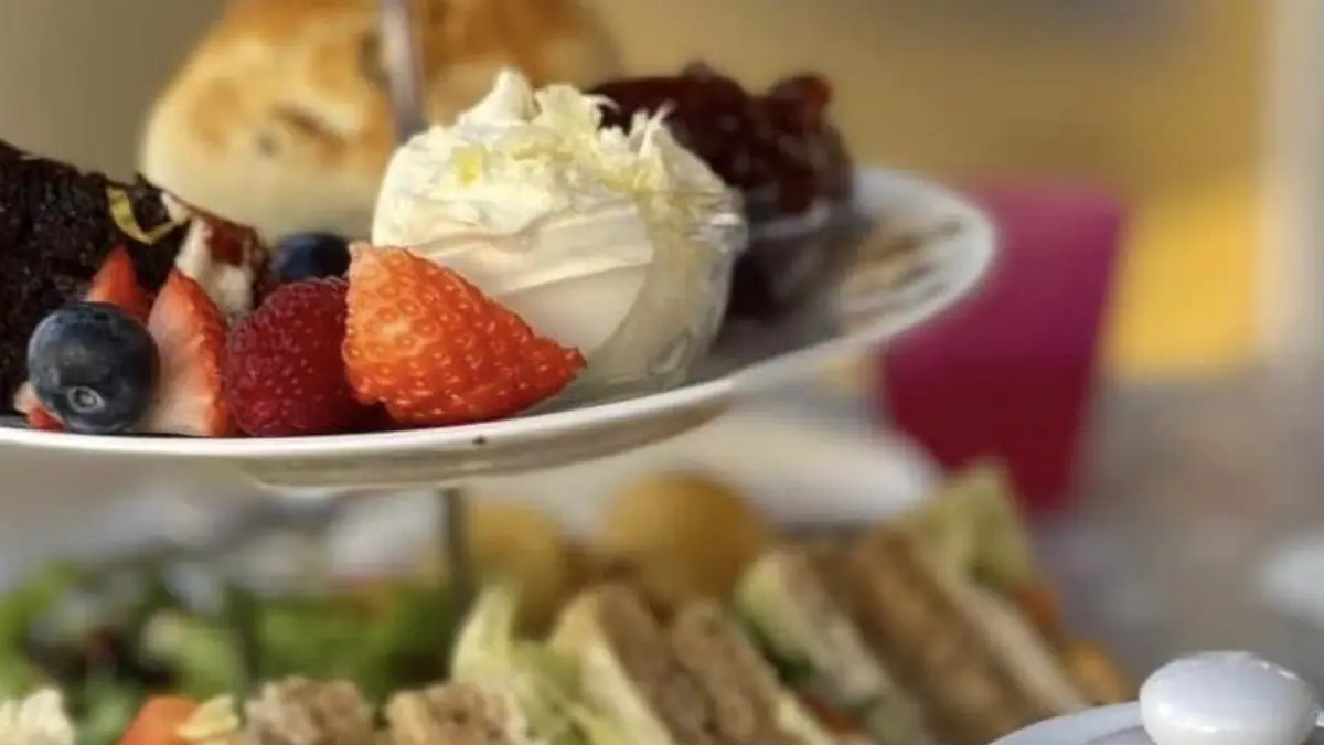 The Happy Teapot – cake shop in Worthing town centre